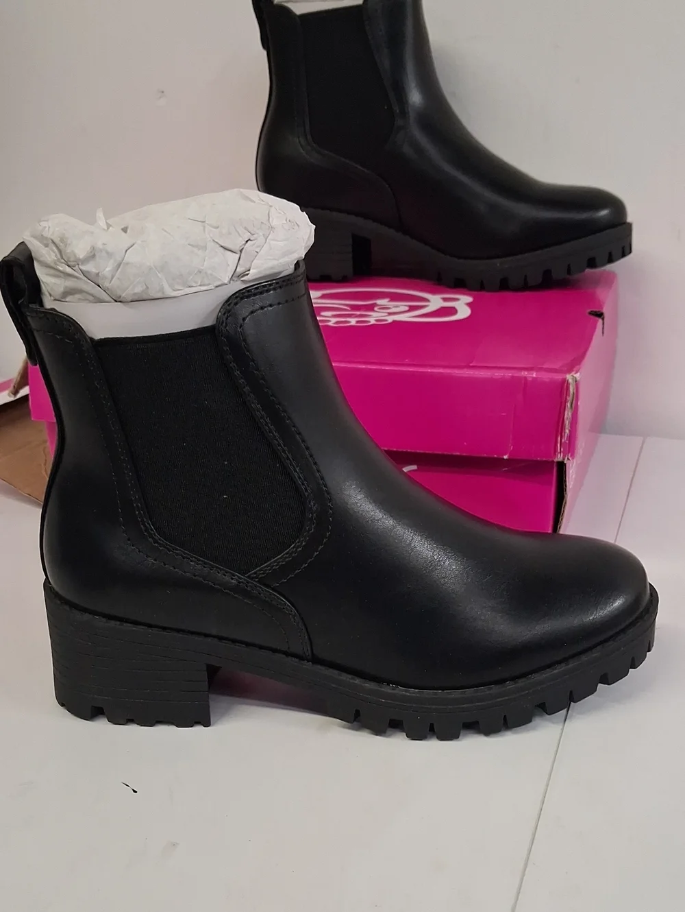 NWT Sugar Kelce Smooth Black Chelsea Ankle Boots for Women